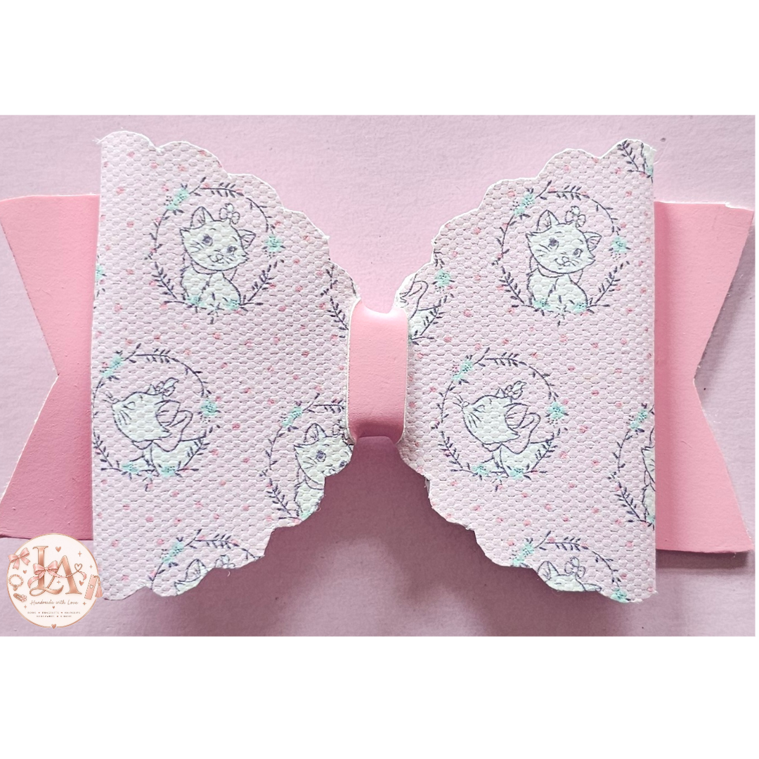 Cat Wreath Print Bow
